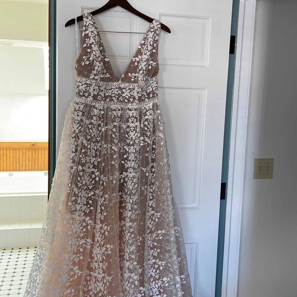 Bronx & Banco wedding dress